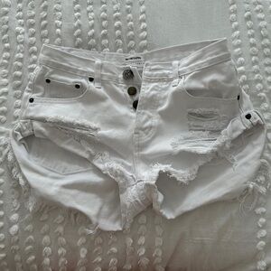 White One teaspoon shorts size 23